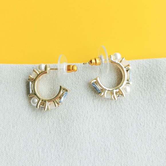 Kendra Scott Madelyn Gold Multi Mix Earrings - Picture 3 of 4